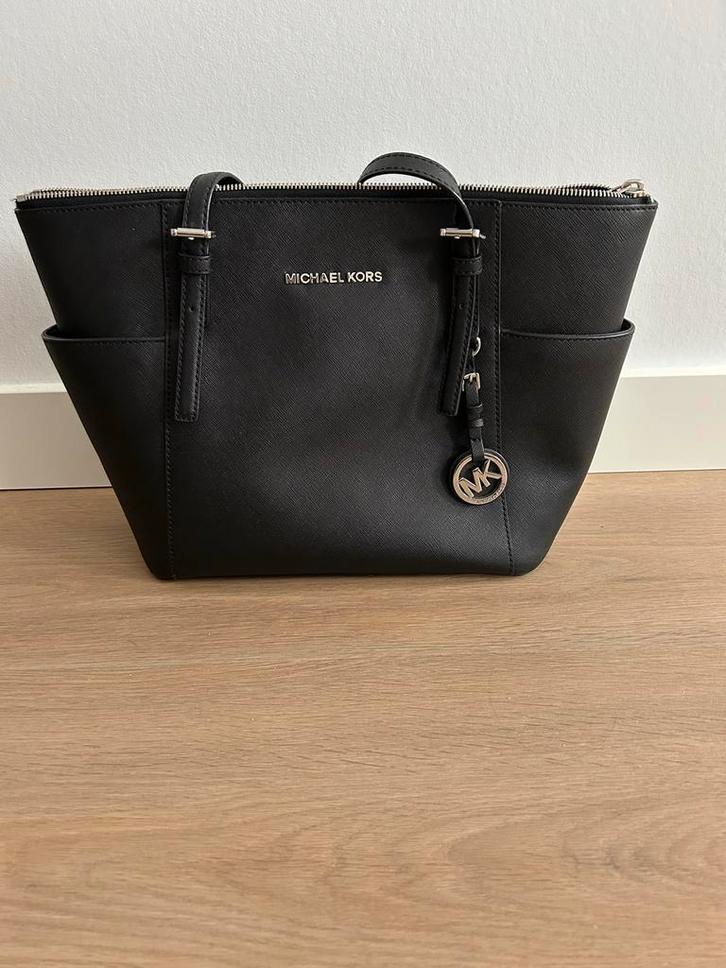 Michael Kors Zwarte Handtas, Sieraden, Tassen en Uiterlijk, Tassen | Damestassen, Zo goed als nieuw, Handtas, Zwart, Ophalen of Verzenden