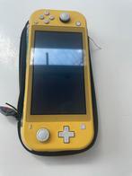 2 Nintendo’s, Ophalen of Verzenden, Geel, Zo goed als nieuw, Met beschermhoes of tas