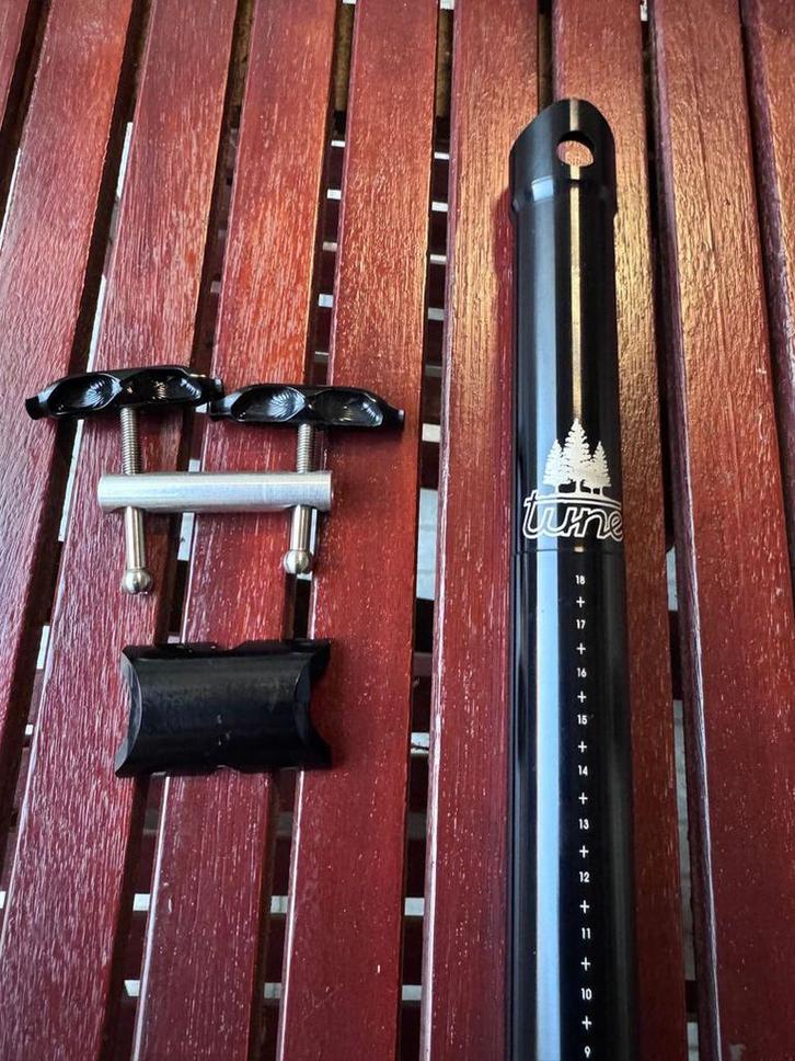 Tune Aluminium Seatpost Zadelpen 27.2 x 420 mm Mountainbike, Fietsen en Brommers, Fietsaccessoires | Bagagedragers, Zo goed als nieuw