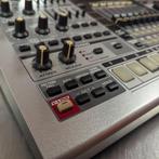 Roland MC-909 Sampling Groovebox | Nette staat, Muziek en Instrumenten, Mengpanelen, Roland, Zo goed als nieuw, Support@roland.com