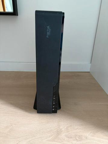 Compacte Game PC beschikbaar voor biedingen