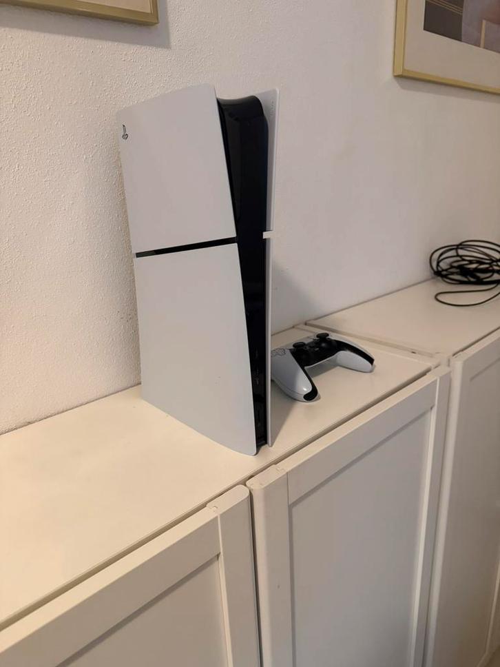 PlayStation 5 Dig.Slim + AOC Gamemonitor – Zeer goede staat, Spelcomputers en Games, Spelcomputers | Sony PlayStation 5, Zo goed als nieuw