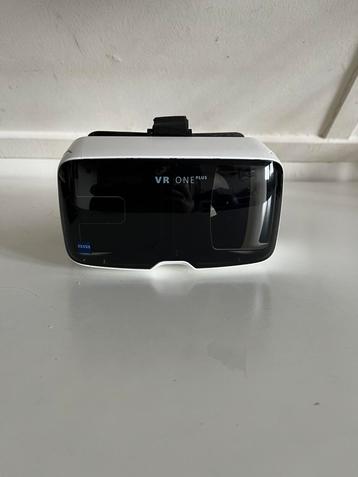 VR ONE PLUS bril beschikbaar voor biedingen