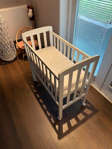 BabyDen babywieg beschikbaar voor biedingen