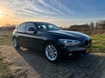 BMW 1-Serie 114I 75KW 5-DR 2013 Zwart, Auto's, BMW, 1-Serie, USB, Achterwielaandrijving, 4 cilinders
