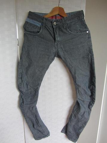 Awesome broek maat 158-164 beschikbaar voor biedingen