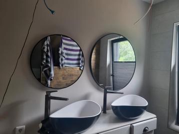 2 x badkamerspiegel, 1 x 60 cm en 1 x 80 cm beschikbaar voor biedingen