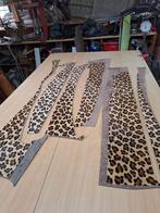2 kilo koevacht reststukken, Dikte 3,4 mm,15 euro., Hobby en Vrije tijd, Stoffen en Lappen, Leer of Kunstleer, Nieuw, Ophalen of Verzenden