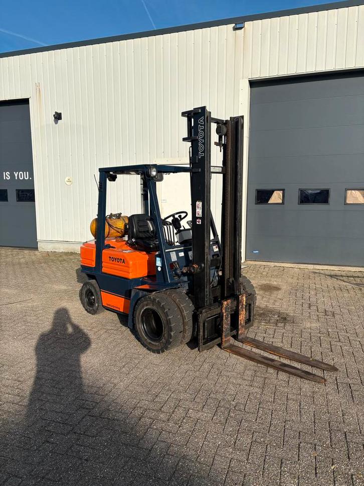 Toyota 42-5FGF25 Heftruck 2.5 Ton - Sideshift, Lange Lepels, Zakelijke goederen, Machines en Bouw | Heftrucks en Intern transport