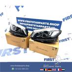 W176 A Klasse FACELIFT LED High Performance koplamp links re, Ophalen of Verzenden, Gebruikt, Mercedes-Benz