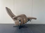 Prachtige beige leren sta op stoel / relax fauteuil, Huis en Inrichting, Fauteuils, Ophalen, Minder dan 75 cm, Zo goed als nieuw