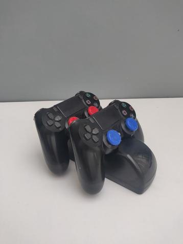 PlayStation 4 controllers + oplaadstation voor 2 controllers beschikbaar voor biedingen