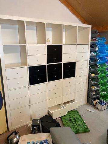IKEA kallax  kast met heel veel laden - is gedemonteerd beschikbaar voor biedingen