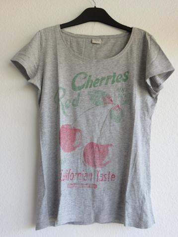 Esprit t-shirt grijs gemeleerd met kersen maat L beschikbaar voor biedingen