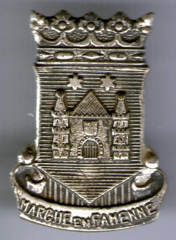 Marche en Famenne zilverkleurig wapen broche ( U_013 ) beschikbaar voor biedingen