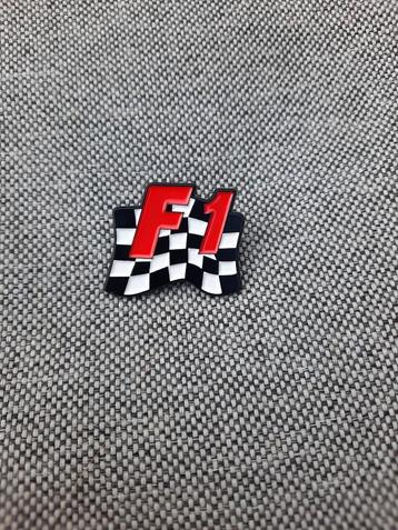 1 leuke pin van een Finish vlag met F1 te koop beschikbaar voor biedingen