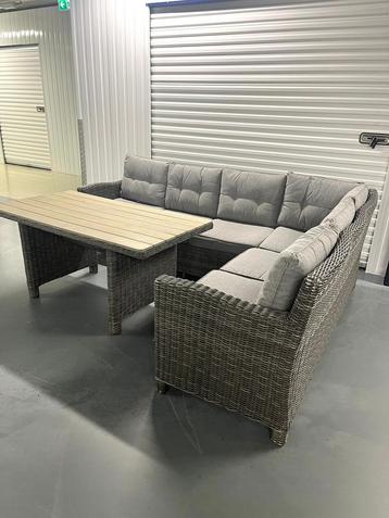 Exclusieve Loungeset BEZORGING MOGELIJK beschikbaar voor biedingen