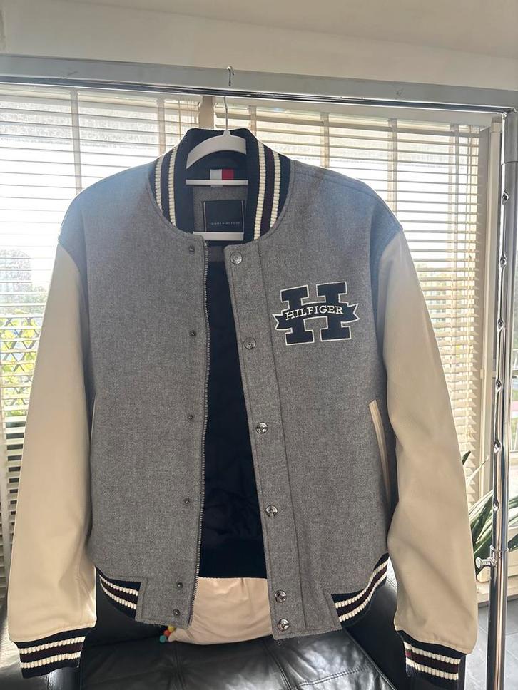 Tommy Hilfiger Varsity Bomber Jacket S Unisex Luxury Coat, Kleding | Heren, Jassen | Winter, Nieuw, Maat 46 (S) of kleiner, Grijs