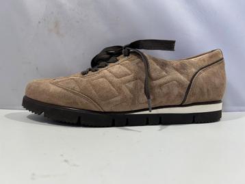 Hassia, maat 39 nette beige veterschoenen van suède. beschikbaar voor biedingen