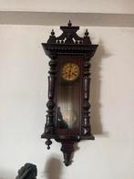 Antieke Wandklok met Houten Kast, Ophalen of Verzenden