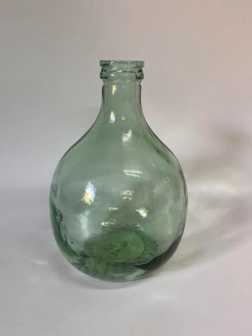 Prachtige oude vintage groen glazen gistfles met merkteken beschikbaar voor biedingen