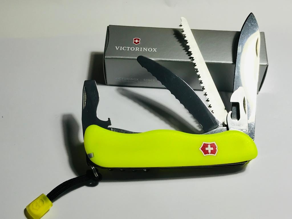 RARE VICTORINOX FIREMAN 111MM STAYGLOW GLOW NEW, Ophalen of Verzenden, Nieuw