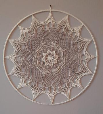 Mooie gehaakte crème/beige kleurige mandala 45 cm 