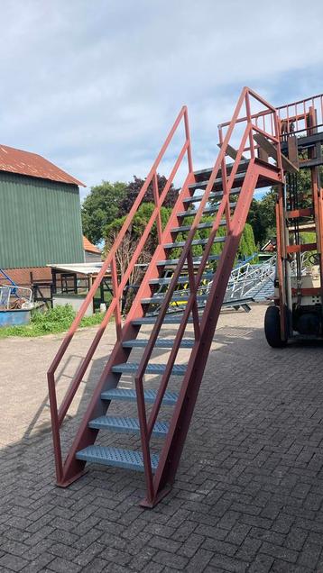 Stalen trap bordestrap beschikbaar voor biedingen
