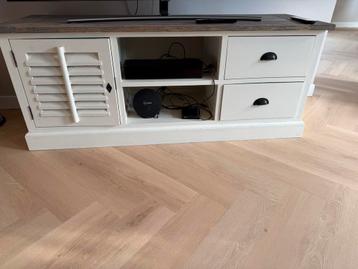 Landelijke TV-meubel met Opbergruimte beschikbaar voor biedingen
