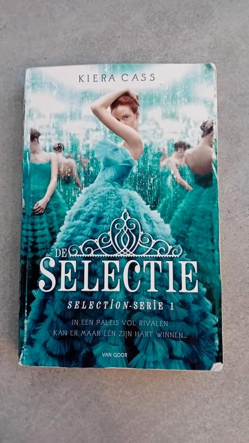 Kiera Cass - De selectie, Boeken, Kinderboeken | Jeugd | 13 jaar en ouder, Gelezen, Ophalen of Verzenden