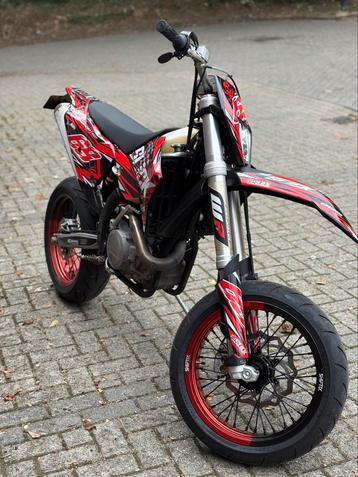 Ktm 450 exc supermoto (zo goed als nieuw) beschikbaar voor biedingen