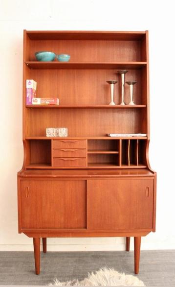 Deens mid century teakhouten wandmeubel vintage design beschikbaar voor biedingen
