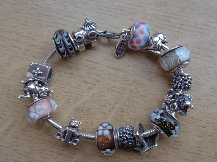 zilveren SIMKIDS armband met 15 bedels [192], Sieraden, Tassen en Uiterlijk, Armbanden, Zo goed als nieuw, Zilver, Zilver, Met bedels of kralen