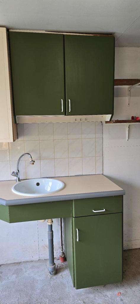 Keukenblok met kraan en bovenkast, Huis en Inrichting, Keuken | Complete keukens, Gebruikt, Enkelwandige keuken, Groen, Kunststof