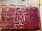 Oud lederen , handgemaakt fotoalbum. Handgeschepte bladen, Antiek en Kunst, Ophalen, Onbekend