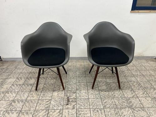 Vitra | Eames | DAW | Basalt | Hopsak | 2x, Huis en Inrichting, Stoelen, Gebruikt, Twee, Kunststof, Metaal, Grijs, Ophalen of Verzenden