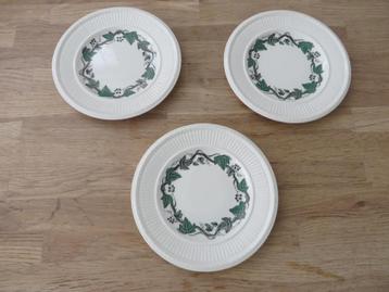 Wedgwood Stratford kleine gebaksbordjes petitfourbordjes beschikbaar voor biedingen