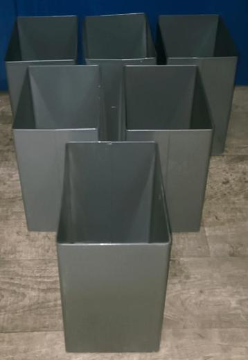 6 metalen prullenbakken voor op kantoor beschikbaar voor biedingen