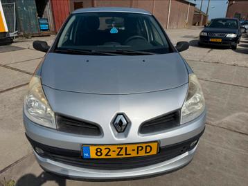 Renault Clio 1.2 16V 55KW 5-DRS E4 2008 Grijs beschikbaar voor biedingen