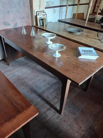 Franse Antieke Tafel van 218 cm. beschikbaar voor biedingen