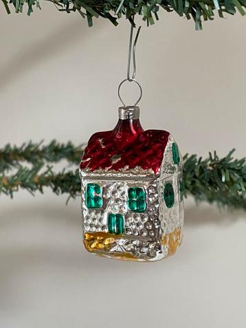 Brocante oude kerstbal Huisje beschikbaar voor biedingen