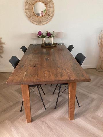 Antieke houten eiken tafel beschikbaar voor biedingen