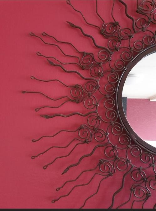 Gietijzeren sierlijke brocante ronde spiegel, Huis en Inrichting, Woonaccessoires | Spiegels, Zo goed als nieuw, Minder dan 50 cm