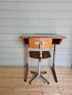 Vintage tafeltje en stoeltje uit een school, Ophalen, Zo goed als nieuw, Tafel(s) en Stoel(en)