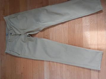 leuke broek. merk Holliday. Gemaakt in Italië.   beschikbaar voor biedingen