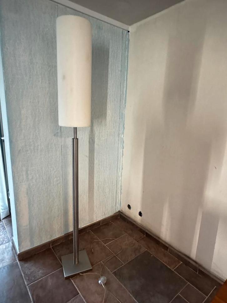 staande lamp met lichte gebruikssporen, Huis en Inrichting, Lampen | Vloerlampen, Gebruikt, 150 tot 200 cm, Metaal, Ophalen
