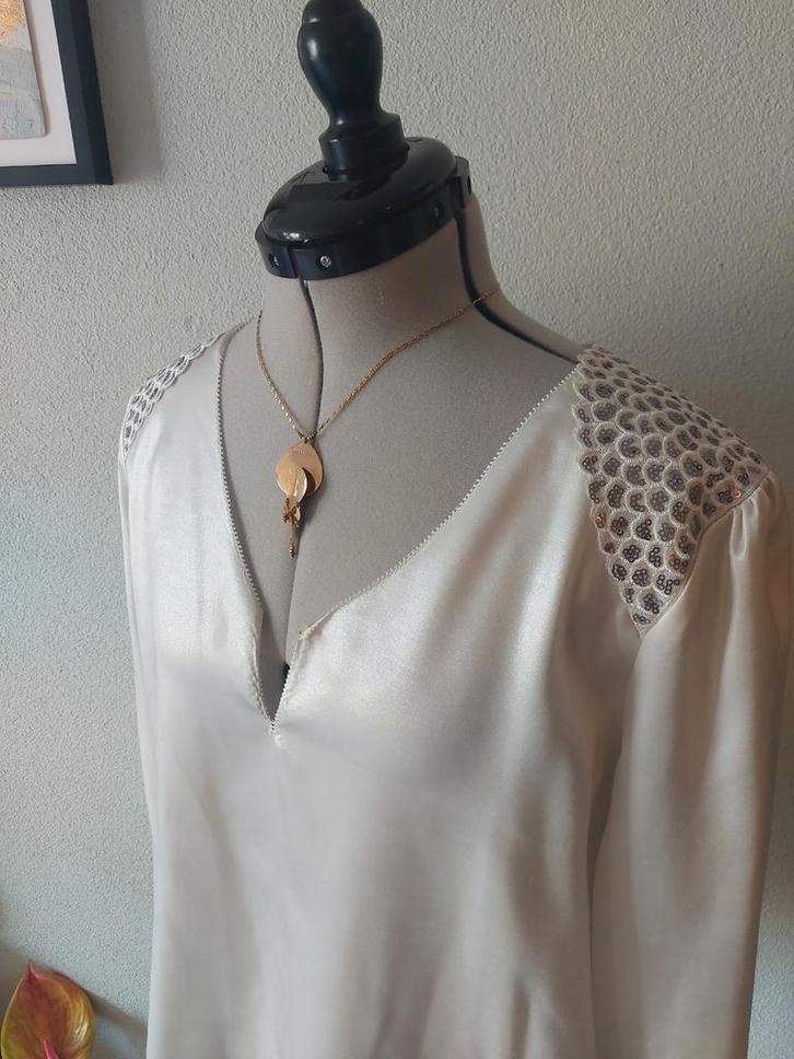 Hoss Intropia parel witte blouse 40, Kleding | Dames, Blouses en Tunieken, Zo goed als nieuw, Maat 38/40 (M), Wit, Ophalen of Verzenden