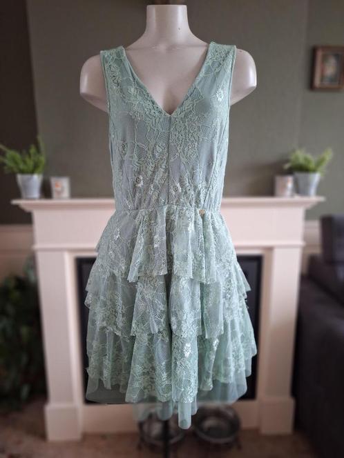 Rinascimento zeegroen mint kanten jurk L 40 gratis verz NL, Kleding | Dames, Jurken, Zo goed als nieuw, Maat 38/40 (M), Overige kleuren