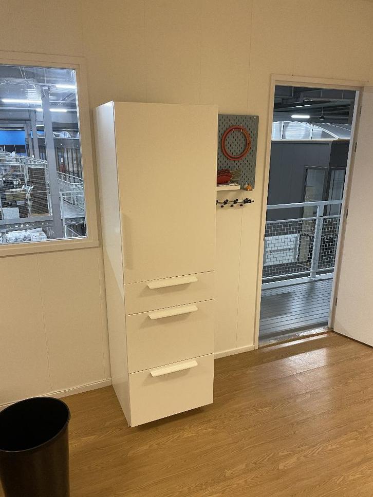 Ikea inbouwkoelkast (A+) met kast, Huis en Inrichting, Keuken | Keukenelementen, Zo goed als nieuw, Minder dan 100 cm, 50 tot 100 cm