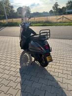 Vespa Sprint 2024 Full Options Champagne!, Fietsen en Brommers, Scooters | Vespa, Ophalen of Verzenden, Zo goed als nieuw, Benzine